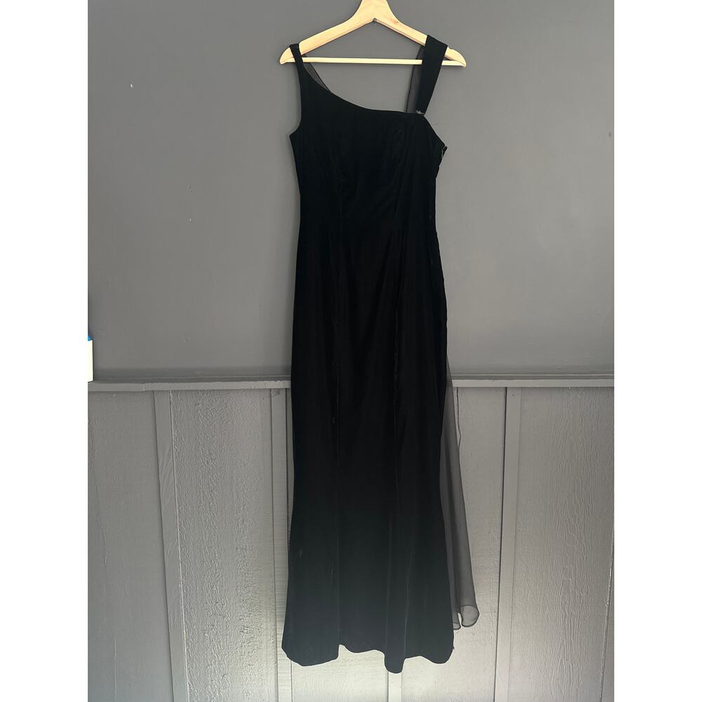 Vintage Black Velvet Gothic Trumpet Gown Dress by Watters and Watters Size 4